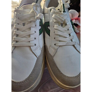 Women's Tretorn Sneakers Size 8.5 White and Green
